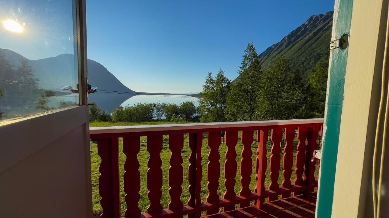 Lofoten Red Villa Laupstad Extérieur photo